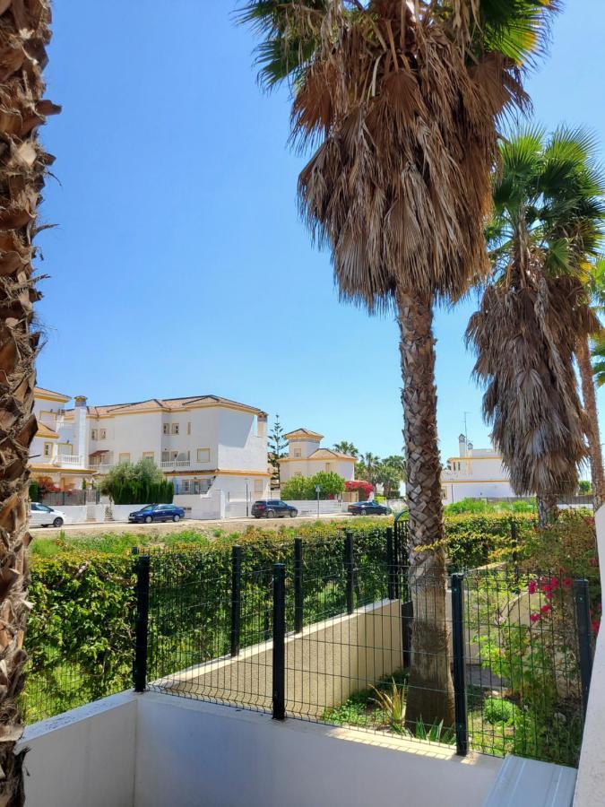 Bajo En Primera Linea De Vera-Playa Con Piscina Privada! المظهر الخارجي الصورة
