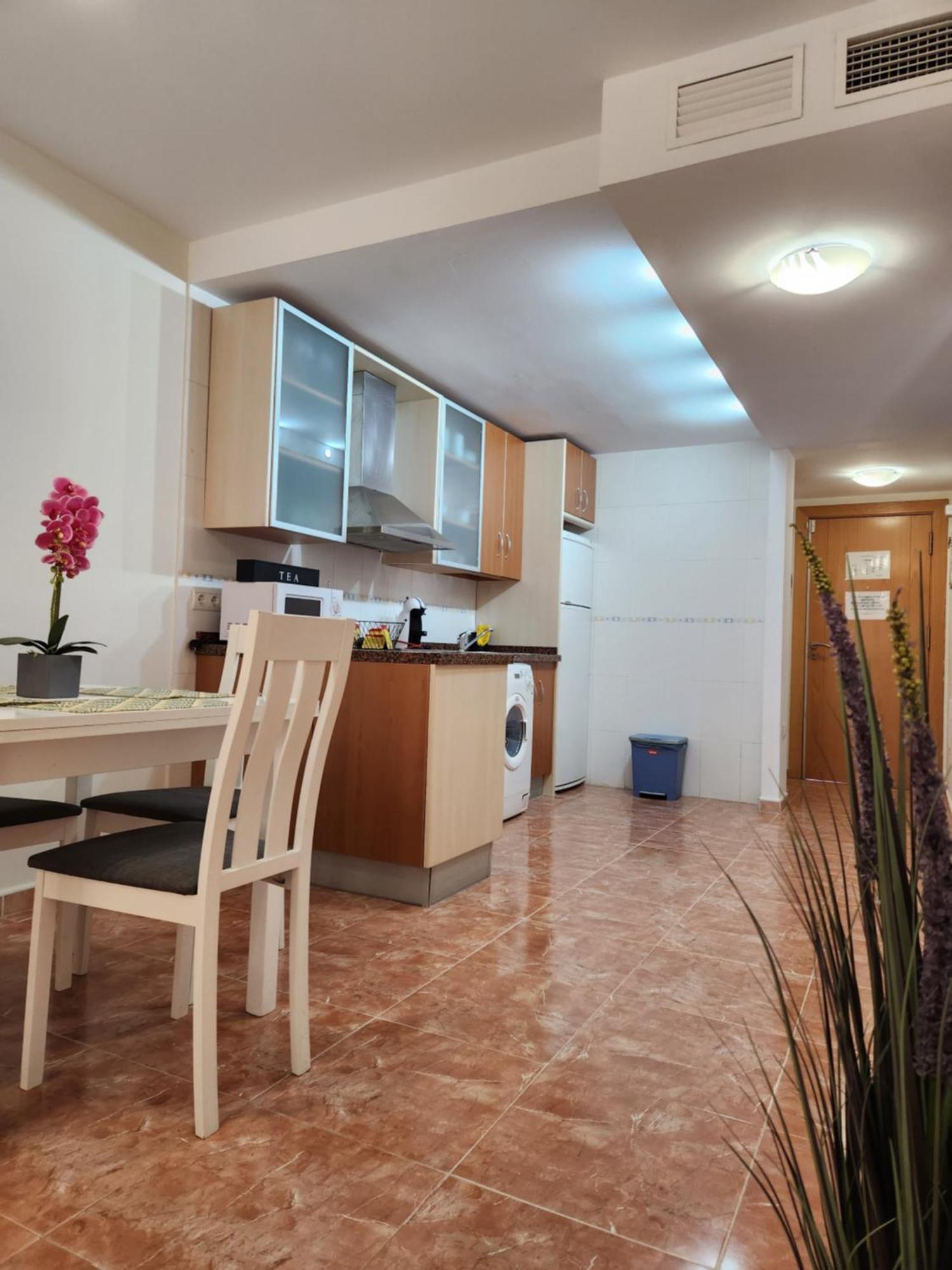 Bajo En Primera Linea De Vera-Playa Con Piscina Privada! المظهر الخارجي الصورة