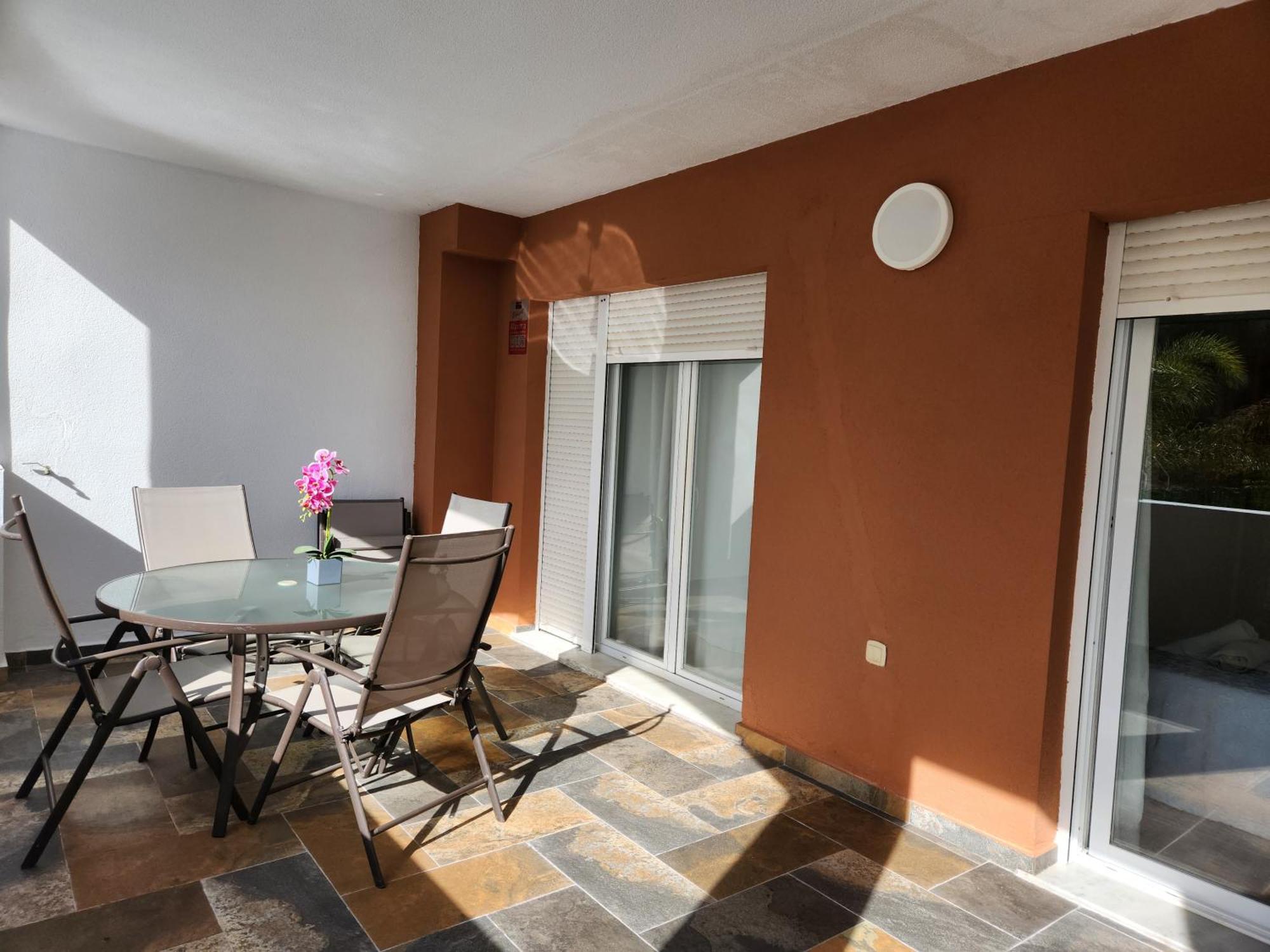 Bajo En Primera Linea De Vera-Playa Con Piscina Privada! المظهر الخارجي الصورة