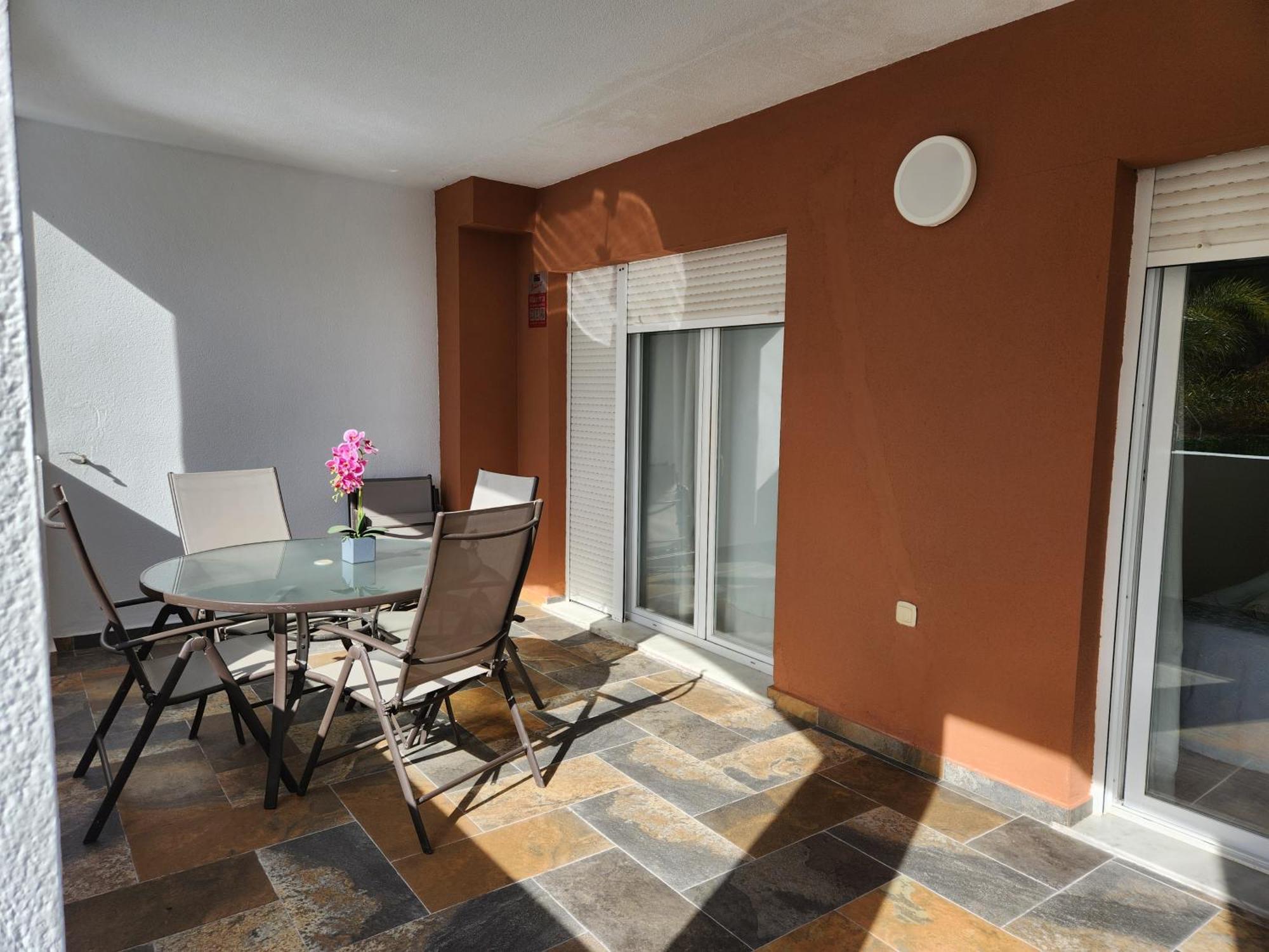 Bajo En Primera Linea De Vera-Playa Con Piscina Privada! المظهر الخارجي الصورة
